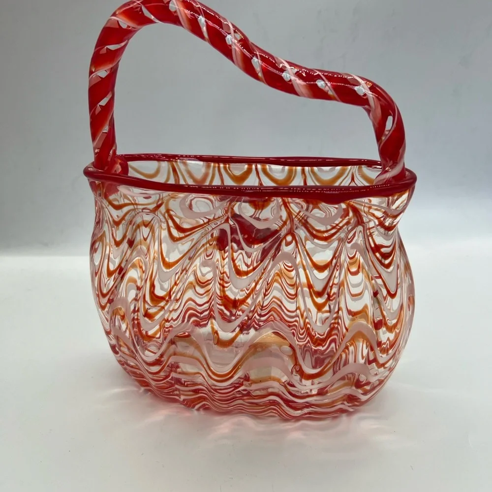 Vintage pier 1 Swirled Handblown Glass vase